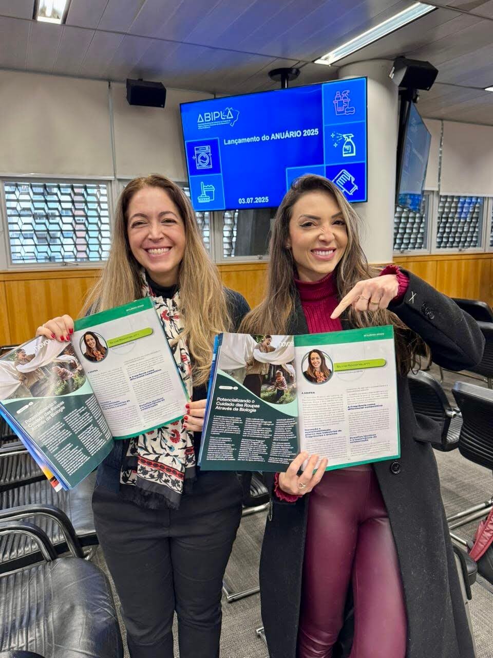 Anuário ABIPLA 2025 destaca perspectivas para o setor de saneantes e fragrâncias