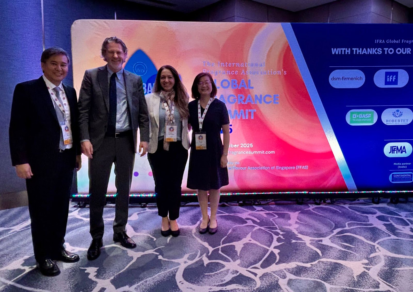 Summit global discute a indústria de fragrâncias